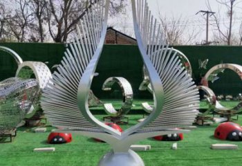庭院翅膀雕塑生产厂家，公园欧式雕塑，网格形式